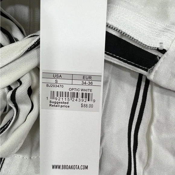 BB DAKOTA Belt with You Printed Stripe Pants in Optic White! - Picture 6 of 6